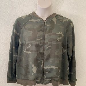 Plus Size Sheer Camouflage Zip Front Jacket
